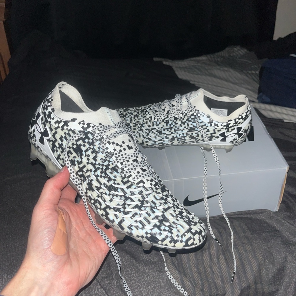 UA Black and White Soccer Cleats Magentico FG 9.5